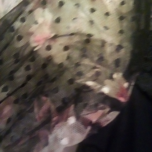 Two Kate and Mallory tops large - Picture 9 of 10